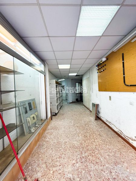 Foto a9a86ee9-3d0a-4b3f-86a0-2e803105131a. Local comercial a Roquetes Barcelona