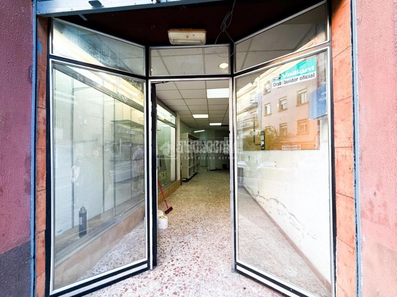 Foto b1d776a3-f736-4307-b736-b62dd896896f. Local comercial a Roquetes Barcelona