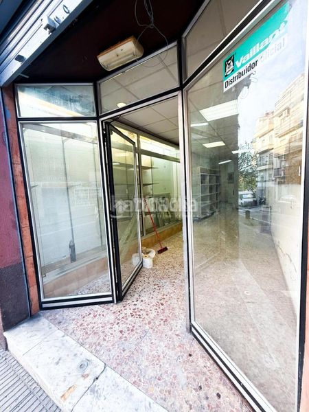Foto e87c5074-bdea-4df6-9b28-91d4a2d5d937. Local comercial a Roquetes Barcelona