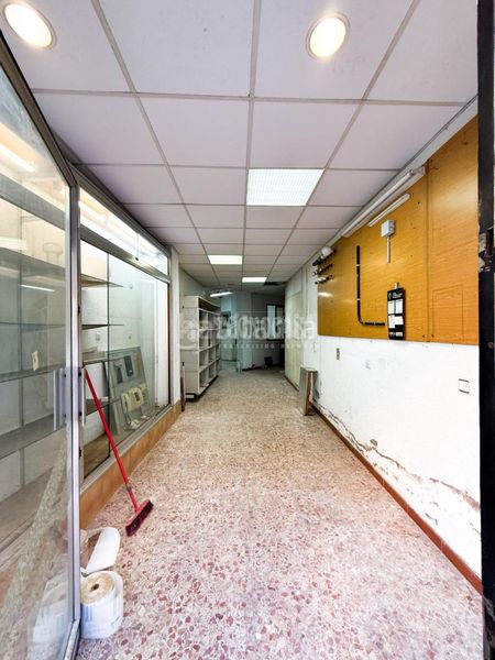 Foto f0c72b97-e341-4555-bffc-ea5b9f4b10b5. Local comercial a Roquetes Barcelona