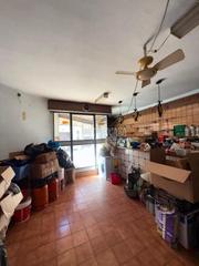 Local commercial dans Canyelles. Local comercial en venta en barcelona