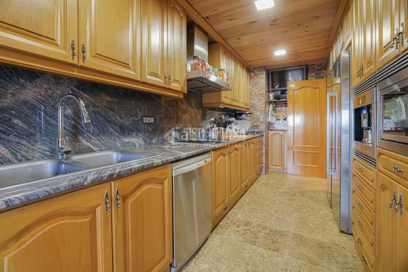 Foto 18c87d49-dd92-488f-98e4-48e8d36ed506. Dúplex amb calefacció a Roquetes Barcelona