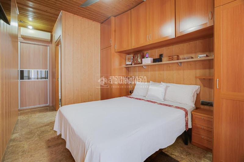 Foto 5ce3e802-d765-4740-b0d2-9a745b12579b. Dúplex amb calefacció a Roquetes Barcelona