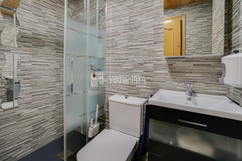 Foto b4b9c2f6-9528-43b6-a863-d007eeccffeb. Dúplex amb calefacció a Roquetes Barcelona