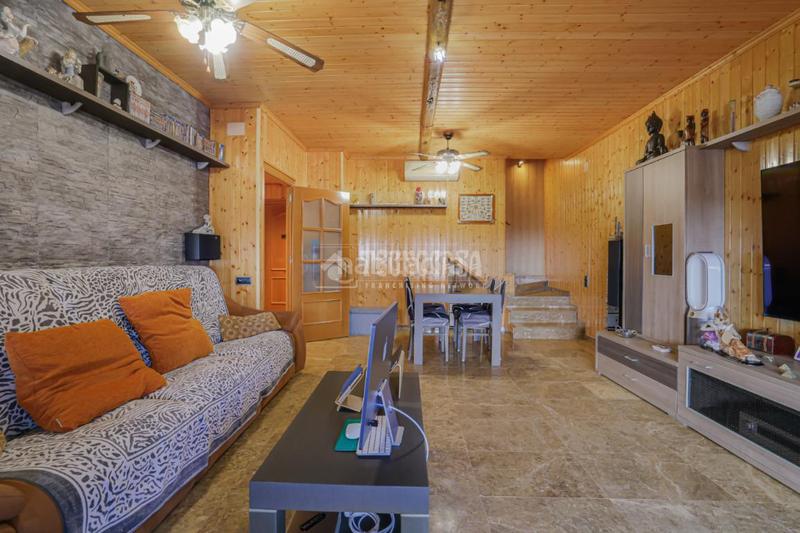 Foto b6c16fcd-c21f-49e2-9ae6-93d28f6fb92f. Dúplex amb calefacció a Roquetes Barcelona