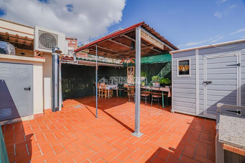 Foto c366bf68-f5ae-4e28-b002-73321d081928. Dúplex amb calefacció a Roquetes Barcelona