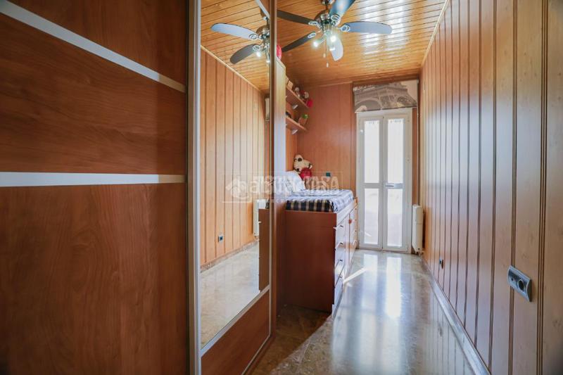 Foto e0b6f43e-8506-4fc3-8b49-7aab8ea238ba. Dúplex amb calefacció a Roquetes Barcelona