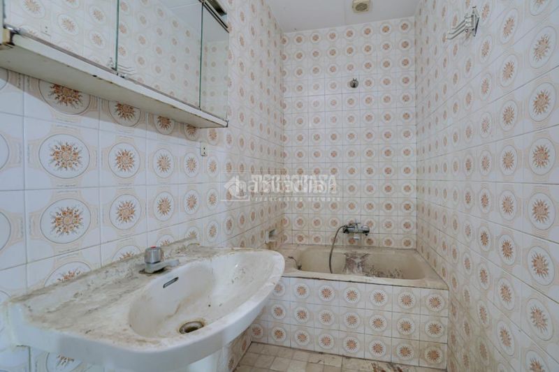 Foto 792d494d-3b1d-4e7f-9a2e-944d0d11ca3f. Casa a Torre Baró Barcelona