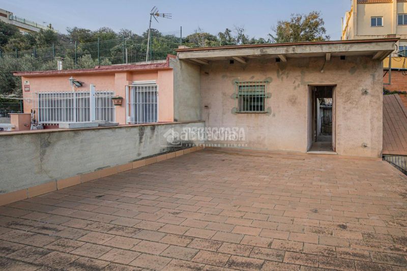 Foto 7e084377-9e27-4413-ad21-8e3b35413905. Casa a Torre Baró Barcelona