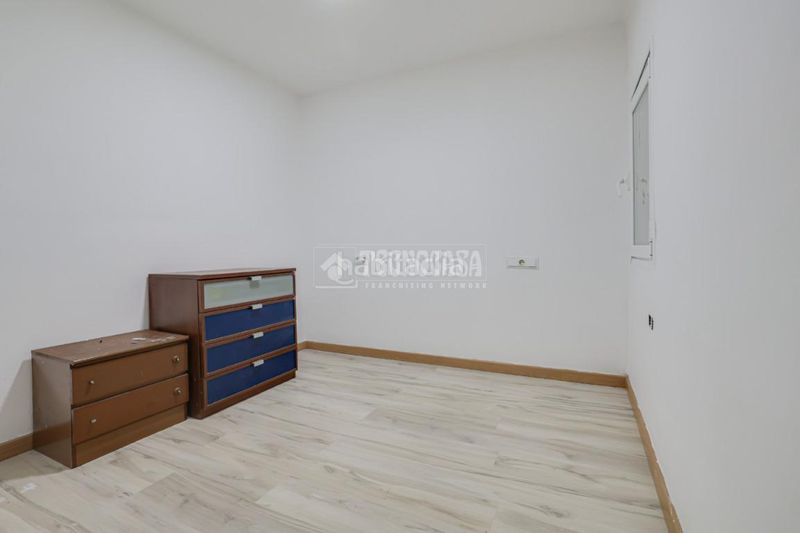 Foto 552644de-8e81-45a5-94a5-9e4715f164ec. Pis a Roquetes Barcelona