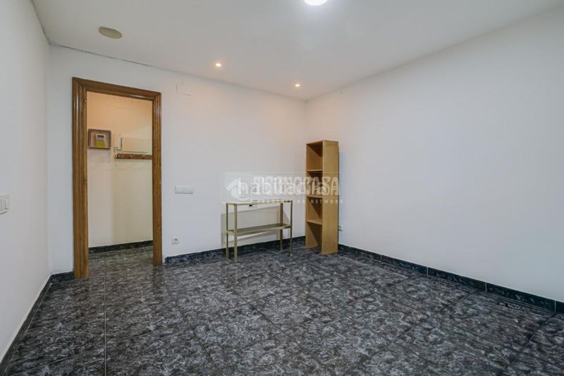 Foto a2c07679-e043-452c-89cc-3f369a81e979. Pis a Roquetes Barcelona