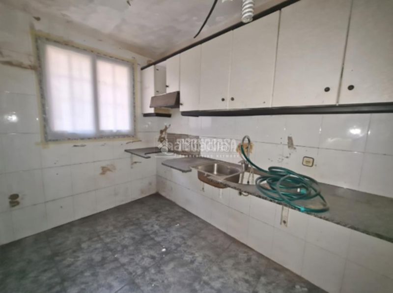 Foto ba61fb0e-922d-41e5-a867-2ca25481ad6c. Casa a Roquetes Barcelona