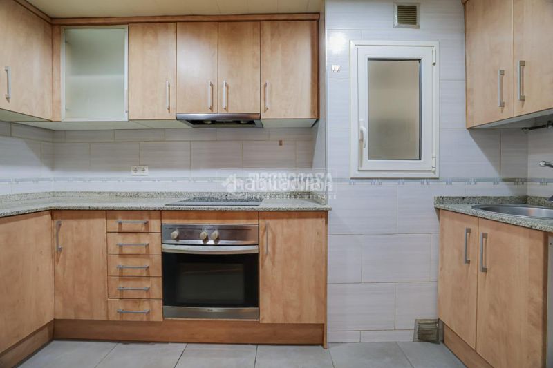 Foto 2fafd5fe-de2d-471a-83c6-d47cda9fea36. Pis a Roquetes Barcelona