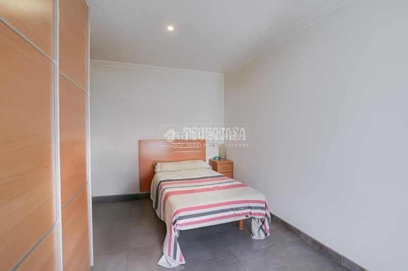 Foto b5399765-7ca6-40c7-99a4-5812e74973d1. Pis a Roquetes Barcelona