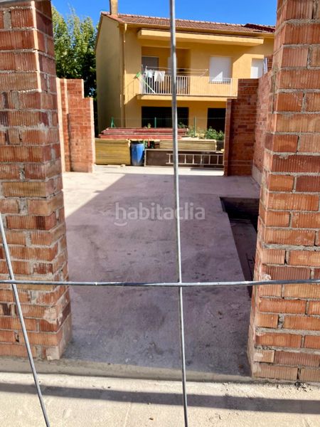 Foto 48a41958-0cb1-479e-8499-2ffb0de5fc58. Casa adossada a carrer ventolà 4 a Olot