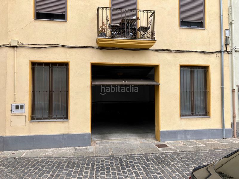 Foto f3d66cb9-fd79-4b30-875a-287a1ecaefac. Aparcament cotxe a carrer major de santa magdalena 12 a Sant Joan les Fonts