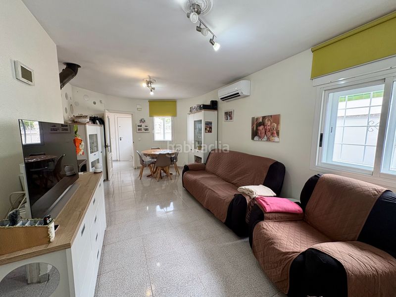 Foto 15cd56e3-fce4-4765-a878-35525e8d99df. Casa amb xemeneia a Puigmal - Mas Nou Empuriabrava
