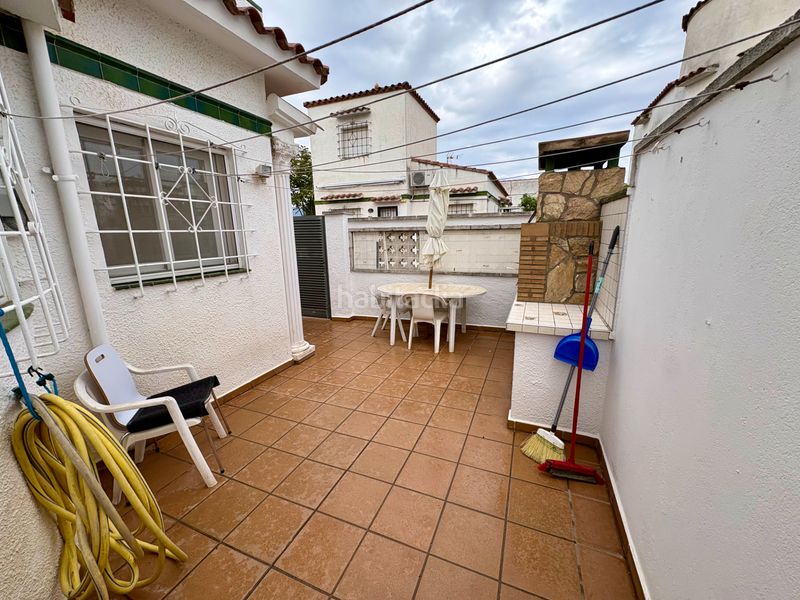 Foto 19008d03-bc58-4e63-bbd0-96a4dc6748c3. Casa amb xemeneia a Puigmal - Mas Nou Empuriabrava