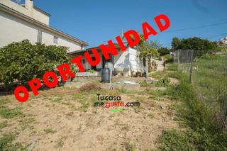 Wohngrundstück in Sant Esteve Sesrovires. Terreno con edificación