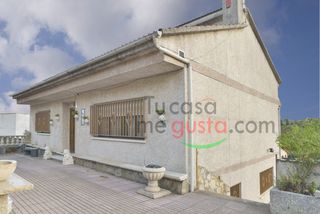 Maison à Abrera. Casa en abrera