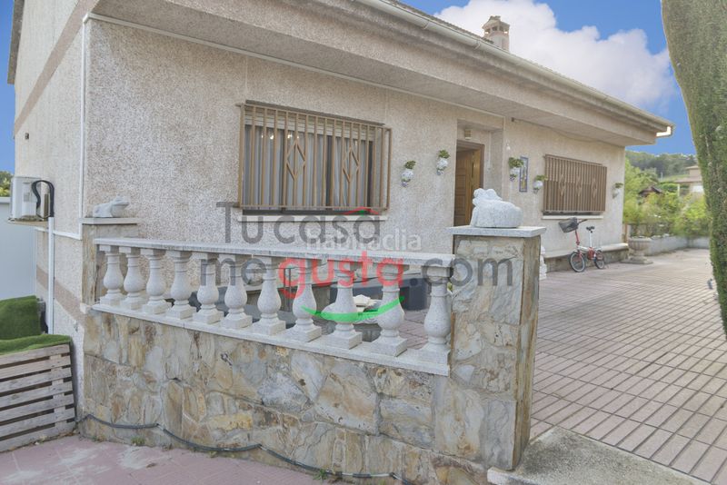 Foto b1166d75-38f9-43f5-aa17-af0c0d291d97. Casa amb xemeneia calefacció aparcament piscina a Abrera