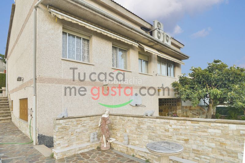 Foto bfbb0e3d-c262-4d74-b538-f62e9829c795. Casa amb xemeneia calefacció aparcament piscina a Abrera