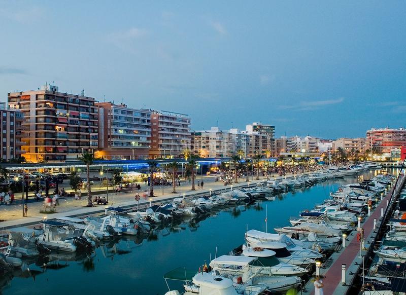 Foto 11b6d2a3-cd57-4d2d-9aa9-5bbbeee99f85. Àtic amb aparcament piscina a Playa Tamarit-Playa Lissa Santa Pola