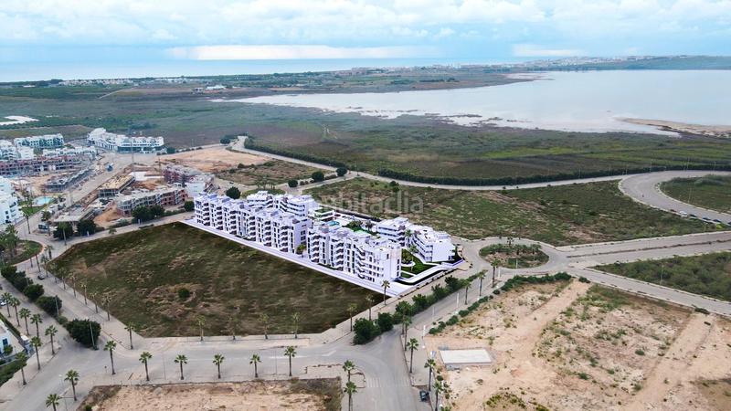 Foto 0bd17374-5fea-4c95-bc4f-b1d2810311fe. Apartament amb aparcament piscina a El Raso Guardamar del Segura