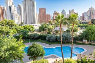 Apartamento  Avenida avenida del municipio 8. Apartamento reformado de 2 dormitorios y 2 baños con piscina y p