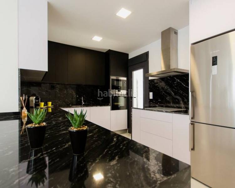 Foto e0e79c77-5356-4597-abac-f6b76c35a200. Chalet en Campoamor Orihuela