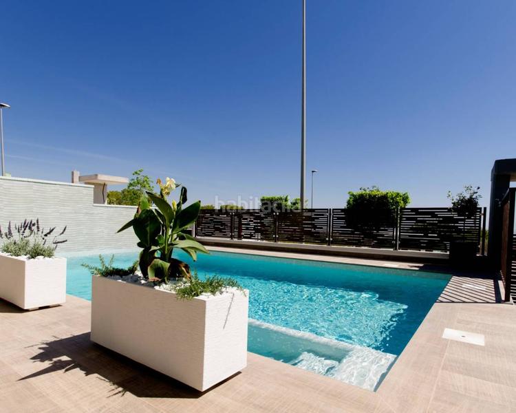 Foto 0a4791b4-a88d-4a15-9d77-d74795dd9f3d. Chalet in Campoamor Orihuela