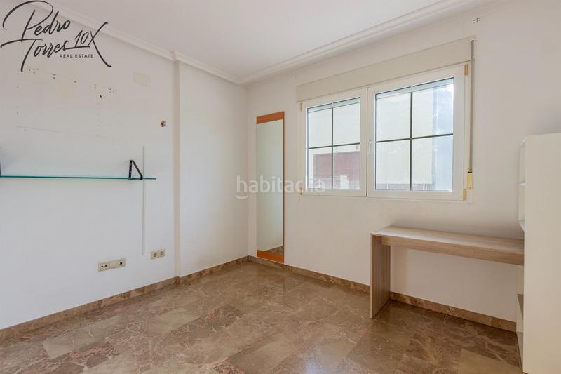 Foto f587671d-50e3-4fe0-83c4-e9cdbf886ff7. Casa adosada en calle baritono manuel ausensi 14 enorme adosado de 300 m2 con 4 dormitorios y 2 baños en Aspe