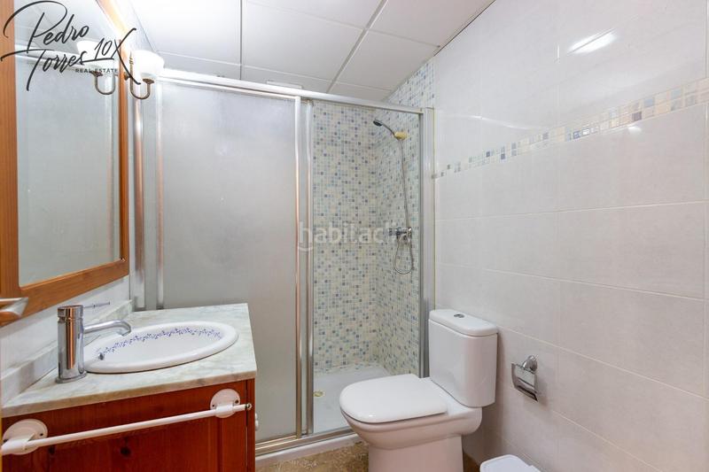 Foto fa5a1c91-c93e-41a3-b9c6-b73e9f10fdb5. Casa adosada en calle baritono manuel ausensi 14 enorme adosado de 300 m2 con 4 dormitorios y 2 baños en Aspe