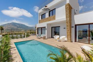Chalet en Calle calle plá pallarés, 5 5. Villa de lujo de 3 dormitorios, 3 baños y piscina