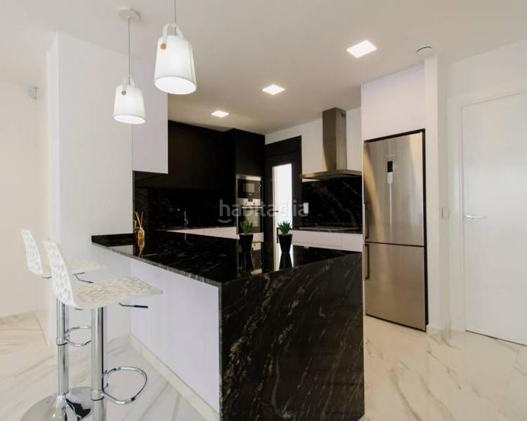 Foto b3260019-d6c9-4bd0-ab01-29294fe0f361. Chalet in Campoamor Orihuela