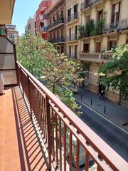 Appartement  Carrer de xifr. Piso esquinero y muy acogedor