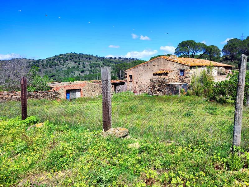 Foto 578d3b2c-85ef-4ac3-88b6-e1867258c8c2. Casa espectacular e impresionante masia a reformar con pozo y anexos en Vilajuïga