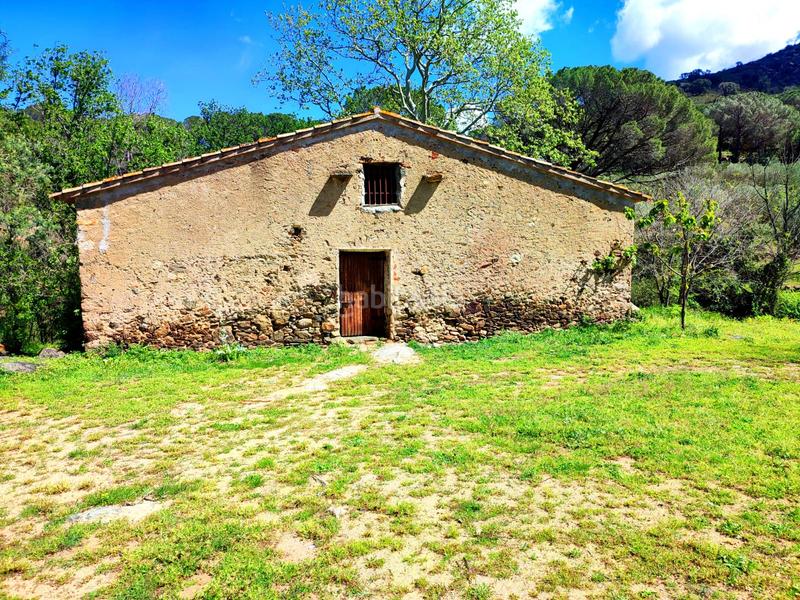 Foto e4da3493-06cc-447c-b12c-5a36ae88be43. Casa espectacular e impresionante masia a reformar con pozo y anexos en Vilajuïga