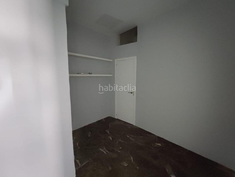 Foto cc8404c4-6cc0-4ce9-ac21-d0f2c73ebeed. Alquiler local comercial en calle san juan de dios 30 en Granada