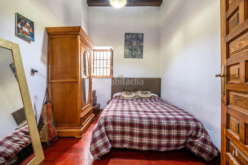 Foto a6dde9ac-e160-434a-99b1-9e5db6f26279. Piso en calle calle puente espinosa 28 piso en paseo de los tristes en Granada