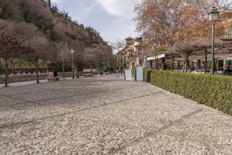 Foto f6d02399-80df-4534-9cd5-11ea4d30c45c. Piso en calle calle puente espinosa 28 piso en paseo de los tristes en Granada