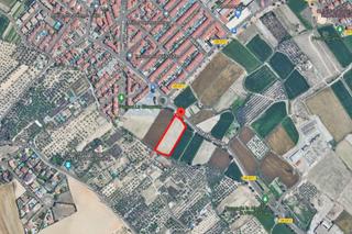 Terrain résidentiel à Carretera carretera del hijar-gabia. Parcela de 5000 metros junto al mercadona de hijar