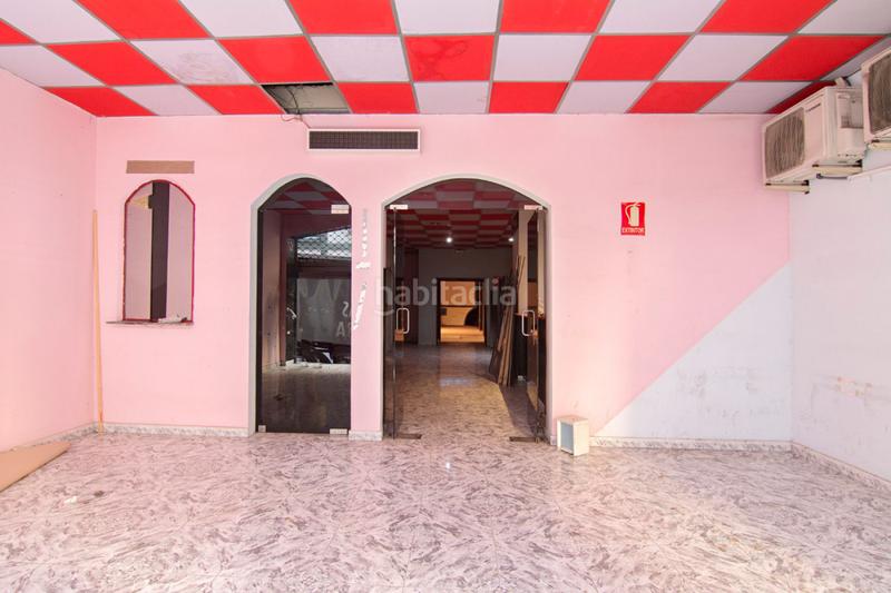 Foto 6ceb3f00-6f45-43c2-acfe-d542fe589b35. Lloguer local comercial a calle seneca a Camino de Ronda Granada