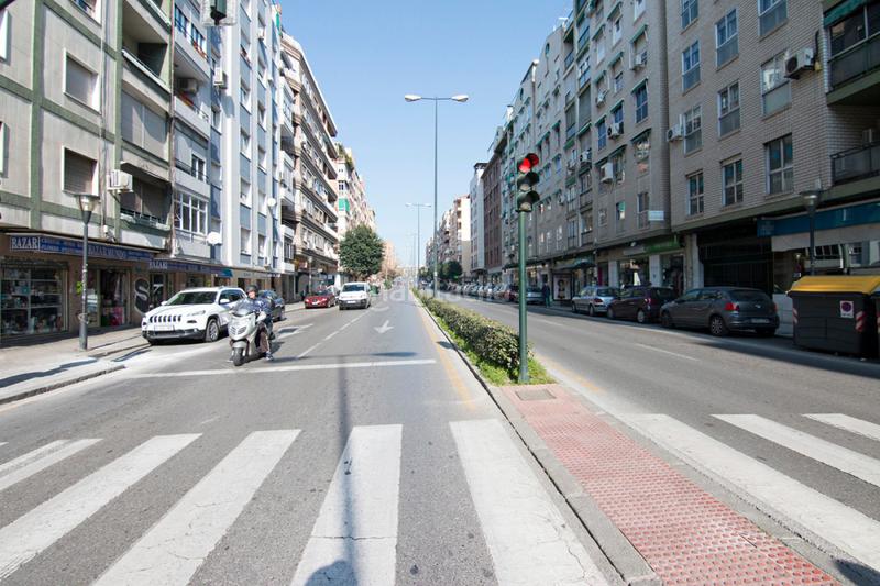 Foto aa5e5840-7ba6-45dc-80ea-93c65ce57ce3. Lloguer local comercial a calle seneca a Camino de Ronda Granada