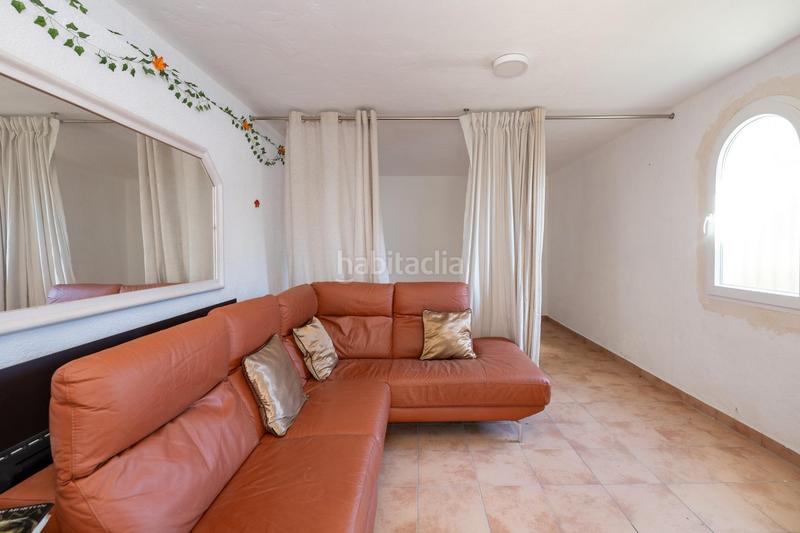 Foto 2c35621d-f186-443d-a689-7238691a5db9. Chalet en carretera sortes 756 chalet con gran terreno en orgiva en Órgiva