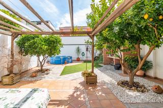 Maison jumelée à Parroco jose rguez (cer) 45. Adosada en cerrillo de maracena con 100 m de patio.