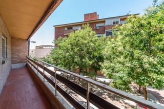 Appartement  Calle verdiales. Bonito piso en el barrio de la cruz
