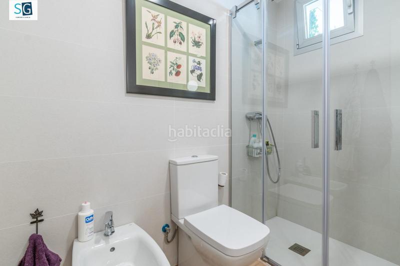 Foto 27215f01-7a7b-48f1-9275-27875c2b6dea. Piso descubre este espectacular apartamento ubicado en el prestigioso residencial mar de astrid, una joya frente a la hermosa playa gra en Motril