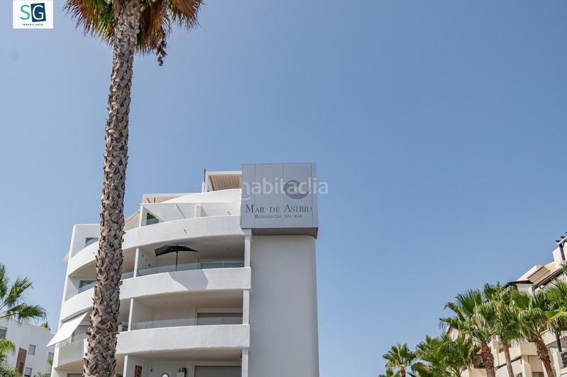 Foto 6380b599-e415-4c01-8ed0-542d5093d667. Piso descubre este espectacular apartamento ubicado en el prestigioso residencial mar de astrid, una joya frente a la hermosa playa gra en Motril