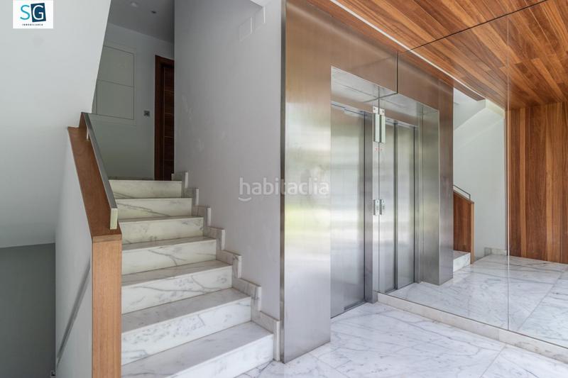 Foto 91c591d0-c0fe-4ff2-a2fd-6b42e2edc983. Piso descubre este espectacular apartamento ubicado en el prestigioso residencial mar de astrid, una joya frente a la hermosa playa gra en Motril